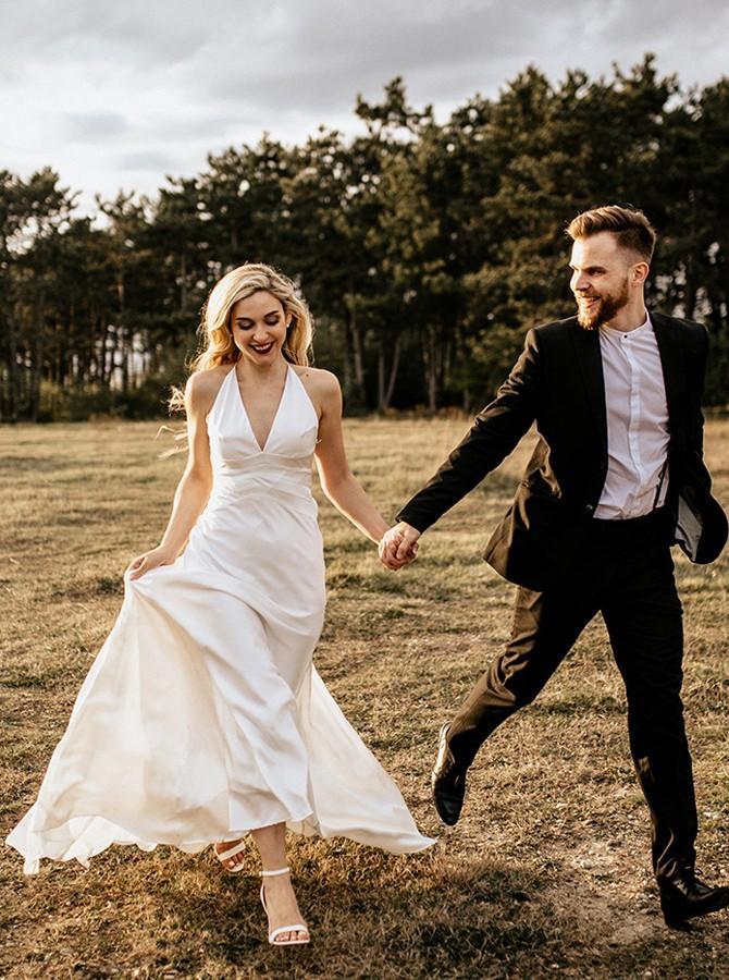 Simple V-Neck Ivory Beach Wedding Dress Sheath Bridal Gown