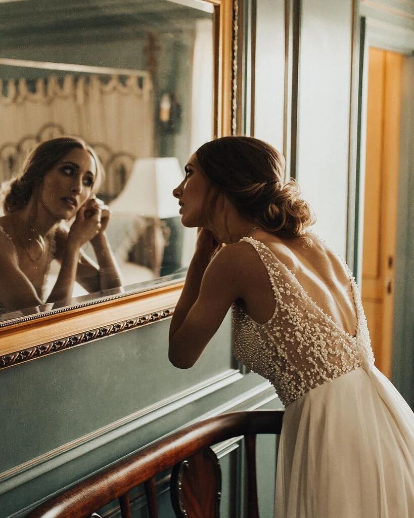 Flowy A-Line V-Neck Tulle Backless Rustic Wedding Dress with Pearls Beading