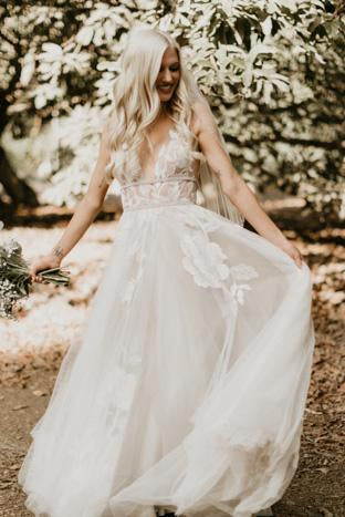 A Line V-neck See Through Tulle Wedding Gowns Boho Bridal Gown